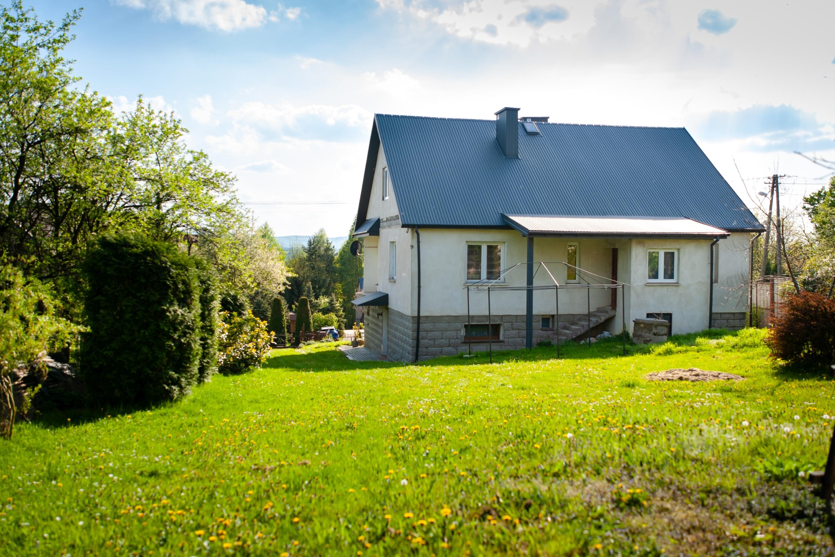 Sprzedaż domu jednorodzinnego w miejscowości Biesiadki